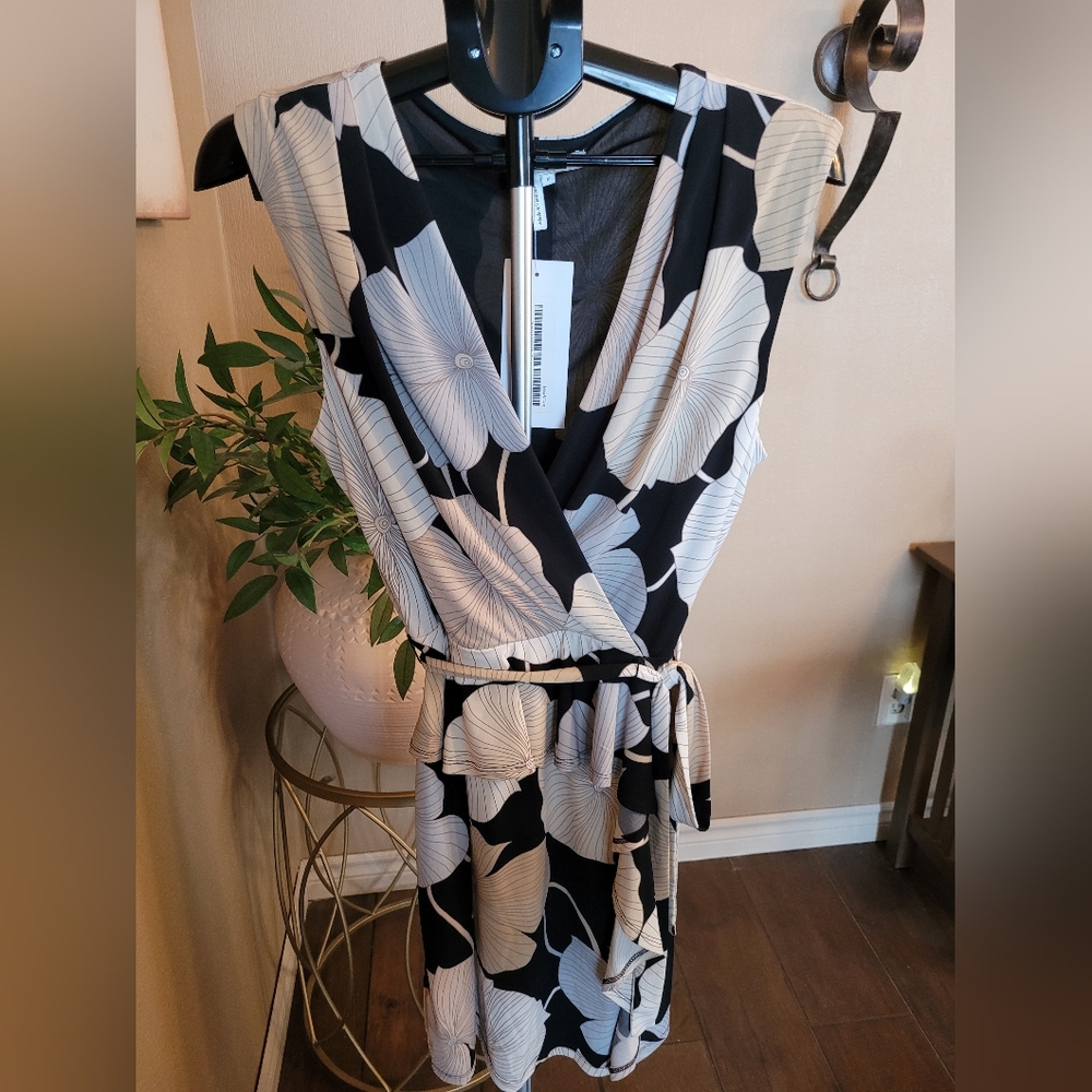 NWT Max & Cleo Leaf Print Dress
